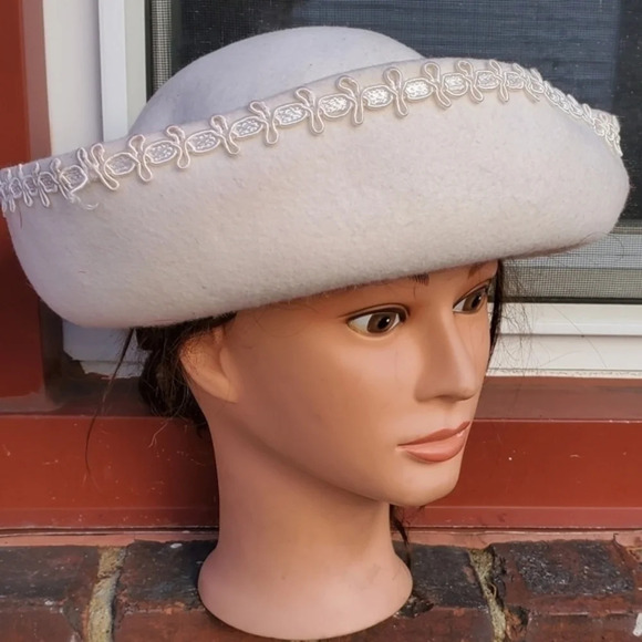 Vintage Ivory‎ felt Soutache hat main image 8